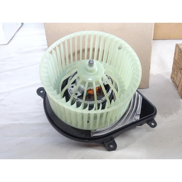 Pulseur air chauffage ventilation Behr 8EW009159-681 pour peugeot 306 